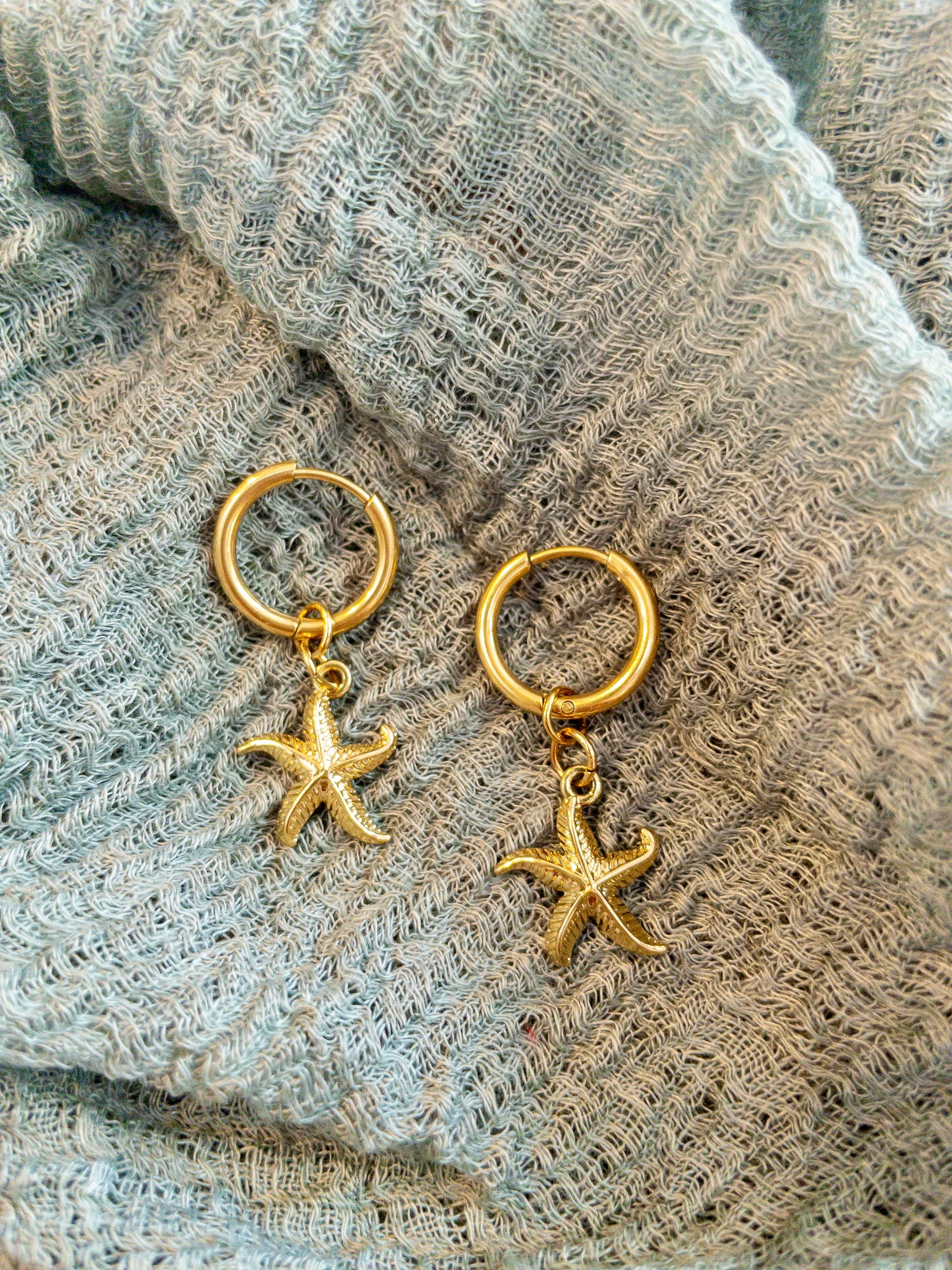 small 18k gold starfish earrings